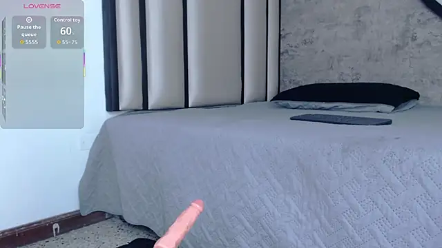 Alise-Mason online show from November 21, 2025, 11:58 pm