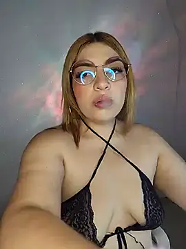mila curvy online show from February 11, 2026, 6:07 am