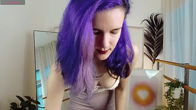 AuraLauna online show from November 25, 2025, 7:19 am