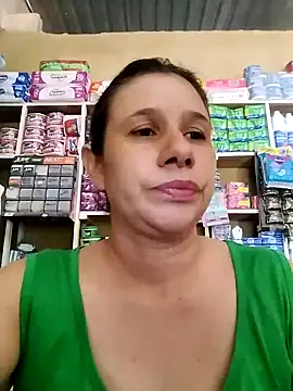 Snapshot of MIA-LARIOS chatting on May 6, 2026, 2:33 pm MIA-LARIOS online show from May 6, 2026, 2:33 pm