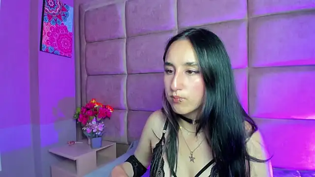 CharlotteStuart online show from March 26, 2026, 3:56 am