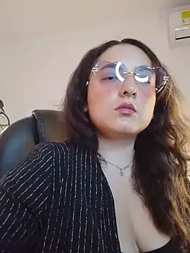 Snapshot of Roxxie_saenz__ chatting on November 28, 2025, 11:02 am Roxxie saenz online show from November 28, 2025, 11:02 am