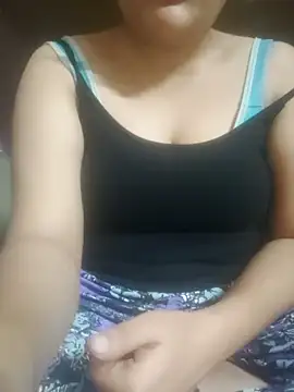 Snapshot of Tanvi_02 chatting on December 4, 2025, 4:05 pm Tanvi 02 online show from December 4, 2025, 4:05 pm