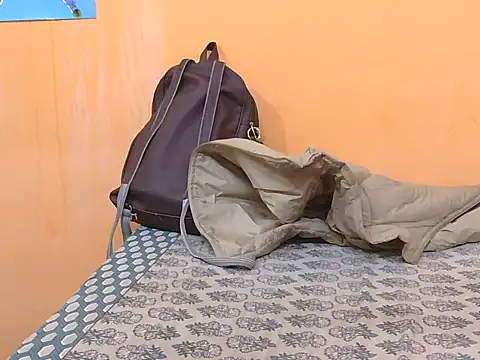 Snapshot of Honey_Baby1 chatting on February 11, 2026, 5:45 am Honey Baby1 online show from February 11, 2026, 5:45 am