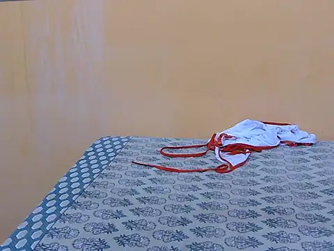 Snapshot of Honey_Baby1 chatting on February 14, 2026, 5:59 am Honey Baby1 online show from February 14, 2026, 5:59 am