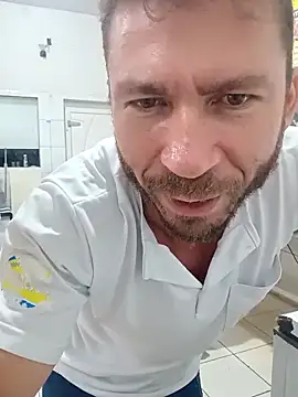 RobertoLuiz84 online show from May 2, 2026, 8:47 pm