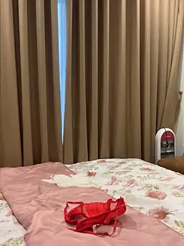 Queen-of-Love online show from February 8, 2026, 9:02 am