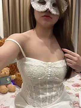 Queen-of-Love online show from March 10, 2026, 11:48 am