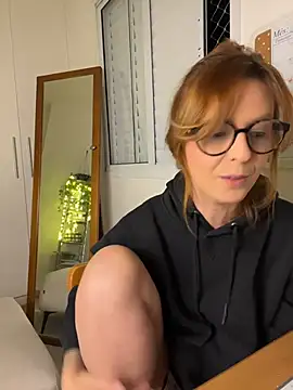 Snapshot of KnotBabe chatting on July 7, 2026, 1:30 am KnotBabe online show from July 7, 2026, 1:30 am
