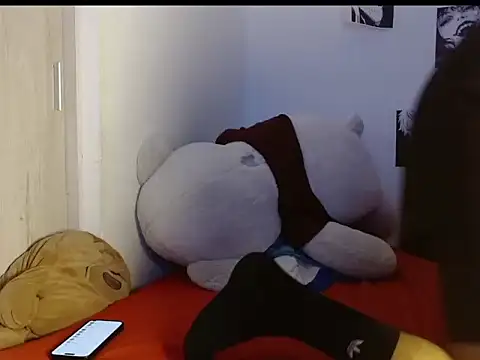 Snapshot of Henry_villa23 chatting on February 5, 2026, 4:06 am Henry villa23 online show from February 5, 2026, 4:06 am