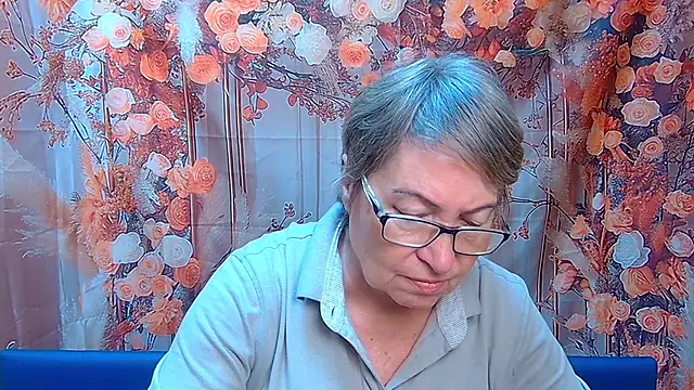 OlgaLuck online show from December 1, 2025, 6:07 am