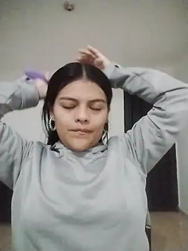 Snapshot of NIKIBUNNY chatting on February 18, 2026, 10:22 am NIKIBUNNY online show from February 18, 2026, 10:22 am