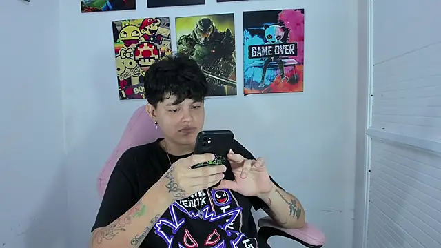  ian sweet online show from November 22, 2025, 7:02 pm