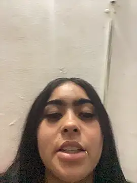 Snapshot of mia_violet8 chatting on January 19, 2026, 5:00 am mia violet8 online show from January 19, 2026, 5:00 am