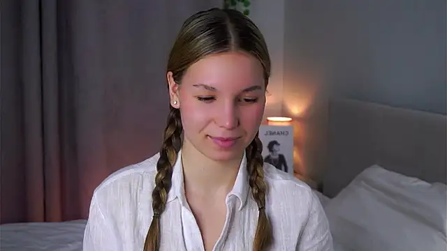 AmparoCilek online show from March 21, 2026, 7:28 pm