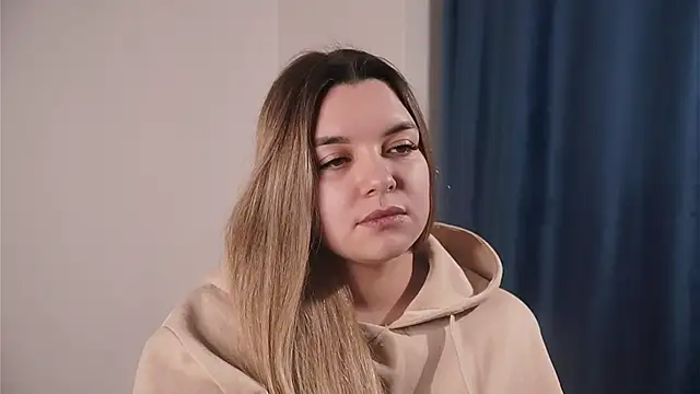 Snapshot of AbbieBovian chatting on November 22, 2025, 4:33 am AbbieBovian online show from November 22, 2025, 4:33 am