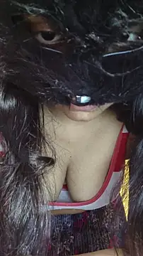 SameeraReddy19 online show from December 22, 2025, 2:03 pm