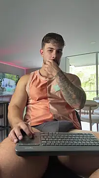 Valenthino Salvatore online show from May 14, 2026, 9:43 pm