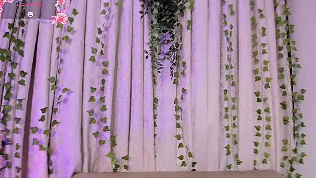 BritneyCortz  online show from November 25, 2025, 10:32 pm