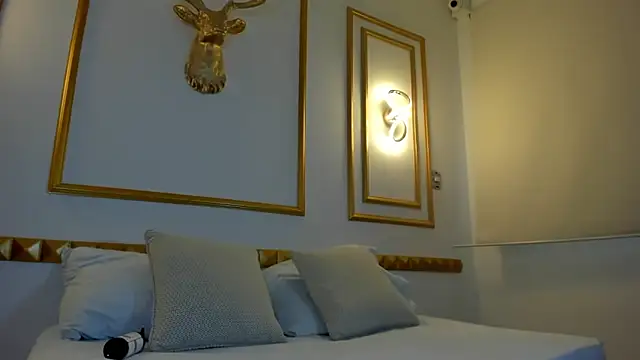 zully28  online show from December 19, 2025, 12:12 pm