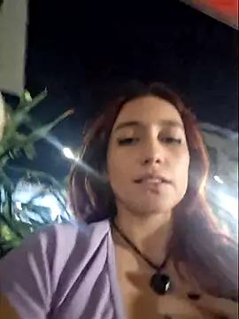 Snapshot of Eveeelyn25 chatting on February 5, 2026, 1:43 am Eveeelyn25 online show from February 5, 2026, 1:43 am