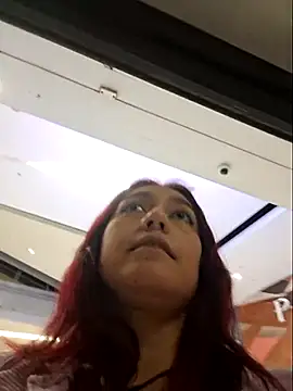 Snapshot of Eveeelyn25 chatting on February 18, 2026, 12:28 am Eveeelyn25 online show from February 18, 2026, 12:28 am