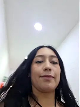 Eveeelyn25 online show from May 9, 2026, 10:59 pm