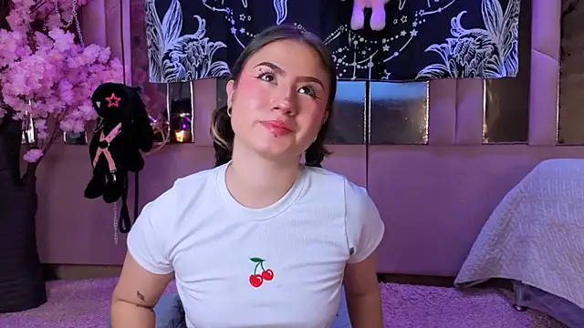 Naomistart online show from December 2, 2025, 8:48 pm