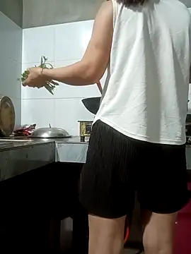 nangmo online show from March 3, 2026, 11:10 pm