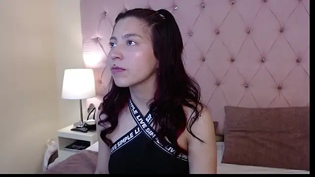 Hillary Thomson online show from December 1, 2025, 2:11 pm