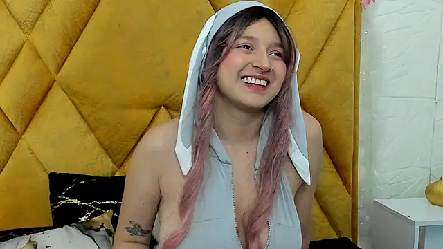 Snapshot of CandySwan chatting on January 14, 2026, 12:55 pm CandySwan online show from January 14, 2026, 12:55 pm