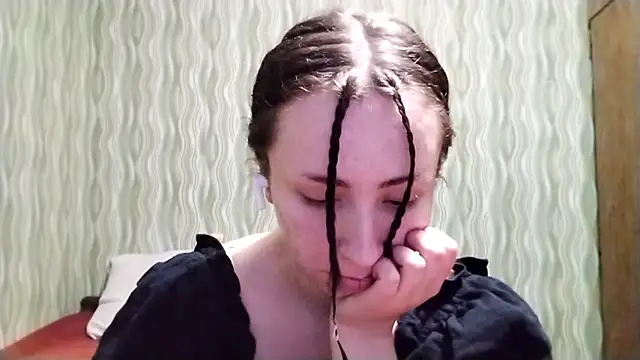 YingBrancanto online show from December 1, 2025, 1:27 pm