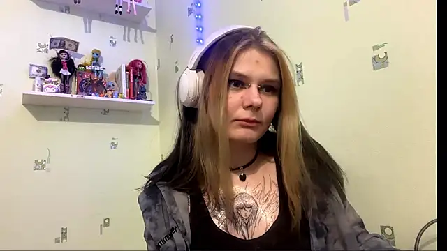 Snapshot of TraceeSchutt chatting on January 14, 2026, 8:36 pm TraceeSchutt online show from January 14, 2026, 8:36 pm