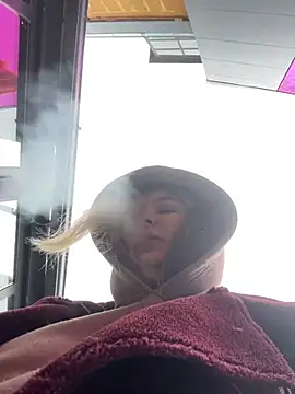 KateBurlesk online show from March 4, 2026, 9:04 am