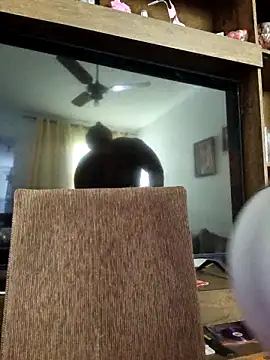 alejandromartinez18 online show from March 14, 2026, 4:12 pm