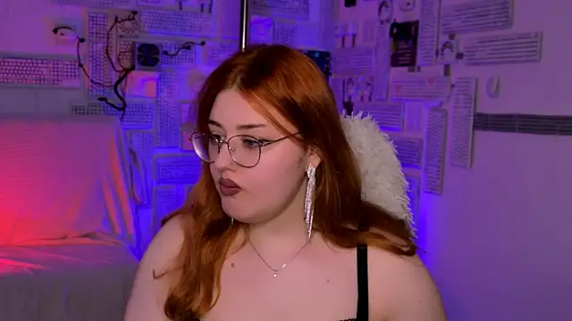 StaceyJensen online show from April 7, 2026, 12:16 pm