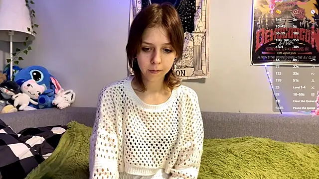 FairyLuna online show from December 18, 2025, 9:37 am