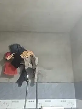 lynae-0 online show from November 29, 2025, 1:03 pm