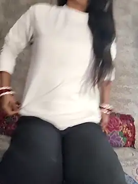 Snapshot of Dil-se-queen-321 chatting on December 19, 2025, 8:43 am Dil-se-queen-321 online show from December 19, 2025, 8:43 am