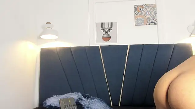 naomi x0 online show from February 23, 2026, 1:52 pm