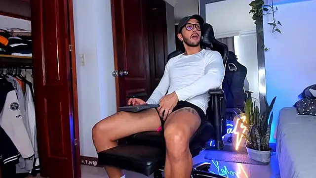 JotaCeliz online show from December 13, 2025, 8:14 pm