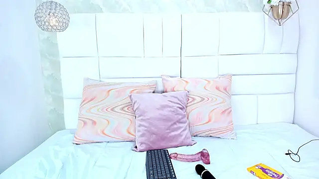 thalia nichols online show from March 13, 2026, 10:38 pm