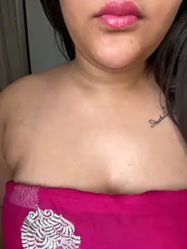 DivyaSharma999 online show from November 25, 2025, 3:17 am