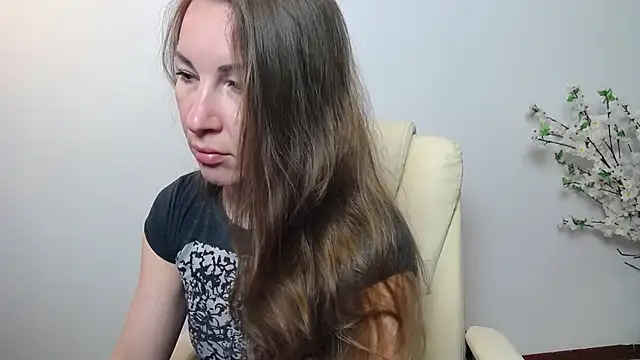 Snapshot of Brandy_Gem chatting on April 22, 2026, 7:44 am Brandy Gem online show from April 22, 2026, 7:44 am
