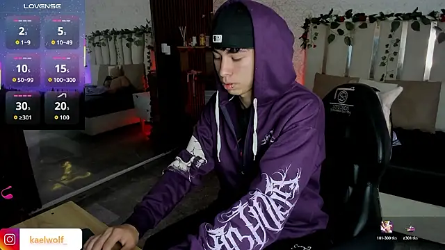 kaelwolf tay online show from February 9, 2026, 7:07 pm