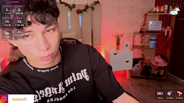 kaelwolf tay online show from February 25, 2026, 7:23 pm