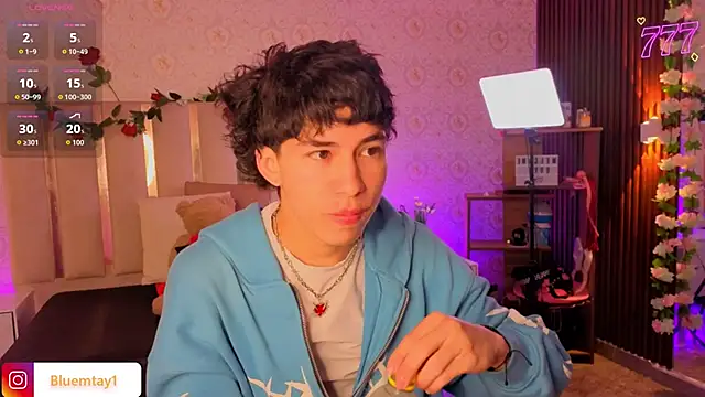 kaelwolf tay online show from March 27, 2026, 7:13 pm