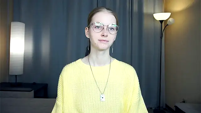 ToyaPletz online show from December 3, 2025, 5:00 pm