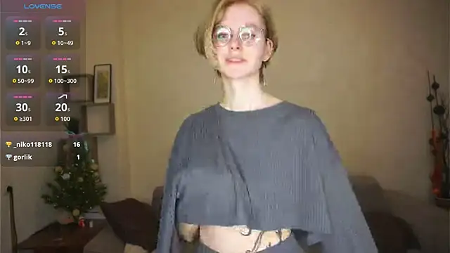 ToyaPletz online show from April 12, 2026, 7:08 pm