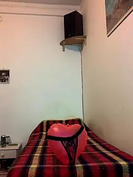 Malvino1934 online show from December 2, 2025, 9:32 pm